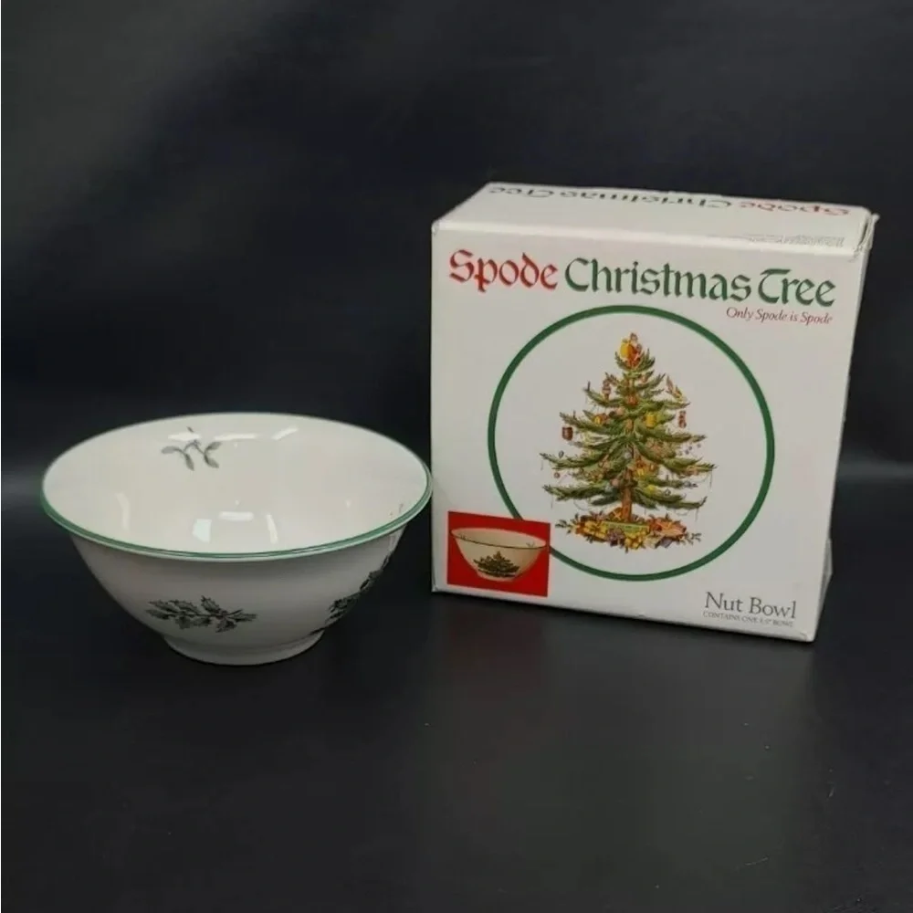 Vintage Spode Christmas Tree Nut Bowl‎ W/ Box 5.5